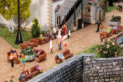 Faller N - 272439 - 64 Bänke und 30 Tische - Artikelbild