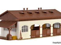 Vollmer H0 - 43790 - H0 Reitstall mit Pferdekoppel und Pferden - Artikelbild