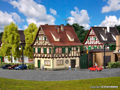 Vollmer N - 47731 - N Gasthof Zur Glocke mit LED-Beleuchtung, Funktionsbausatz - Artikelbild