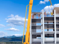 Kibri H0 - 10200 - H0 SCHWING Betonpumpe 4-achsig