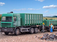 Kibri H0 - 15211 - H0 DAF 3-achs mit Hackengerät und Muldenanhänger SchwarzBau