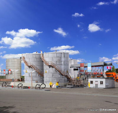 Kibri N - 37467 - N Zwei Hochtanks MIRO mit Bürogebäude und Abfüllstation - Artikelbild