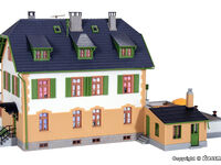 Kibri H0 - 38197 - H0 Gaststätte zur Eisenbahn - Artikelbild
