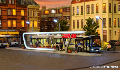 Kibri H0 - 39007 - H0 Moderne Bushaltestation inkl. LED-Beleuchtung - Artikelbild