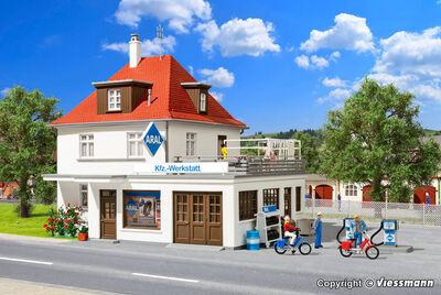 Kibri H0 - 38202 - H0 Wohnhaus mit Werkstatt - Artikelbild