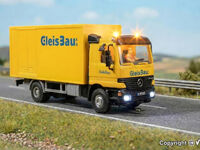 Viessmann H0 - 8117 - H0 MB ACTROS 2-achs Kofferaufbau, GleisBau, Funktionsmodell - Artikelbild