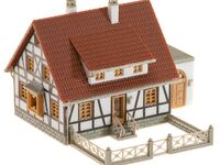 Faller N - 232215 - Fachwerkhaus mit Garage - Artikelbild