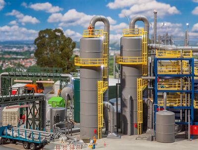 Faller H0 - 130177 - Kolonne mit Rohrleitungen - Artikelbild