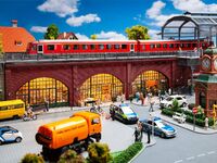 Faller H0 - 120571 - Arkaden mit Geschäften und Inneneinrichtungen