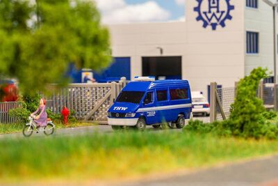 Faller - 161427 - MB Sprinter THW mit Blaulicht (HERPA) - Artikelbild