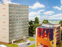 Faller H0 - 130801 - Plattenbau P2 Basispackung