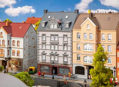 Faller H0 - 130705 - Stadthaus mit Reparaturwerkstatt - Artikelbild